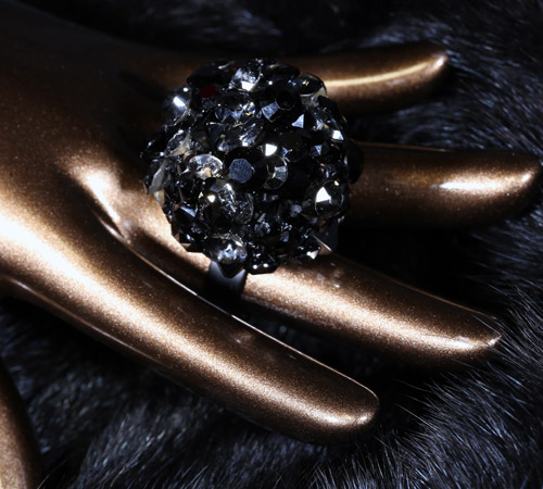 Royalte Caviar Cluster Ring